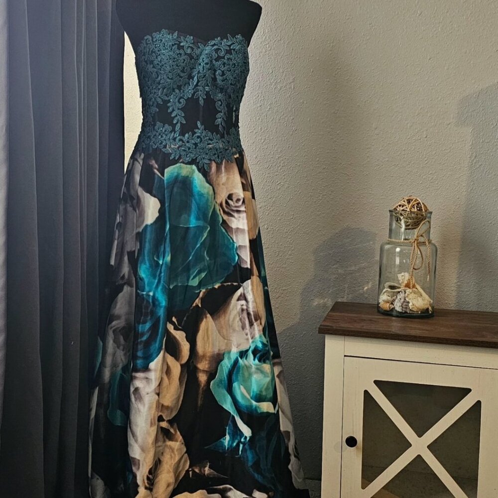 Beautiful corset top full length Prom dress size 9